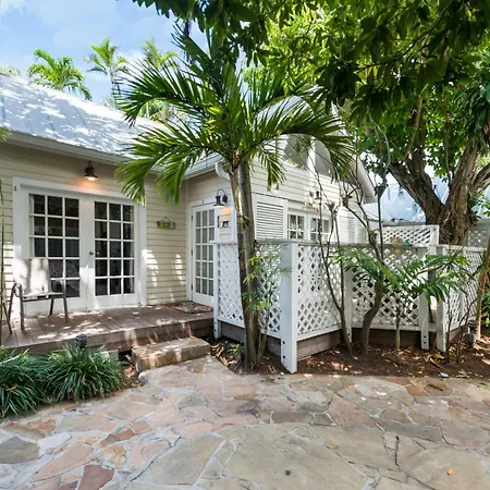 Sunset Suite Colony